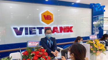 Ngân hàng TMCP Việt Á (VietABank): Lợi nhuận giảm 16%, nợ tăng vọt gấp 24 lần sau nửa đầu năm 2023